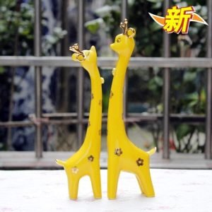 Goodsright Decor Centerpieces for Office Home Kitchen Fashion Wedding Gift Creative Home Decorations Ceramic Craft Ornaments Wedding Gifts Artwork Simple Yellow Deer Pair Garden Decor Statues
