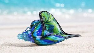 Goodsright Decor Glass Conch, Hand Blown Seashell Art Glass Figurine, Beautiful Home Decor, Crystal Glass Paperweight