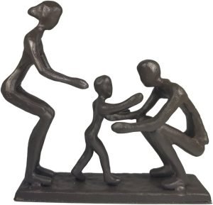 Goodsright Decor Rustic Family Figurines, Cast Iron Art Home Decoration Statue with Gift Card for Anniversary Birthday (Family of Four Carrying)