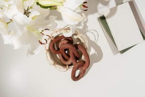 Goodsright Decor Decorative Wood Chain Link and Bead Garland Set | Hand Carved Pine Wood Chain Decor | Modern Farmhouse Decor Set | Aesthetic Room Decor | Boho Decorations for Living Room Bedroom Entryway l Brown