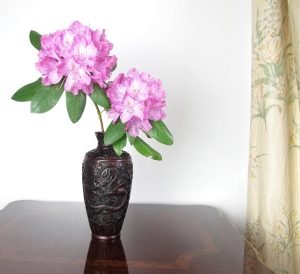 Goodsright Decor Chinese Dragon Vase - Handmade Decorative Oriental Sculptural Vase for Flowers - Feng Shui Asian Art - Resin, 9.5 Inches (Brown)