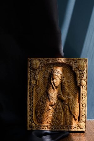 Goodsright Decor Blessed Virgin Mary Wooden Carved Religious Virgin Mary Icon Christian Gifts Wedding Anniversary gifts housewarming gifts Wall Hanging Art Work